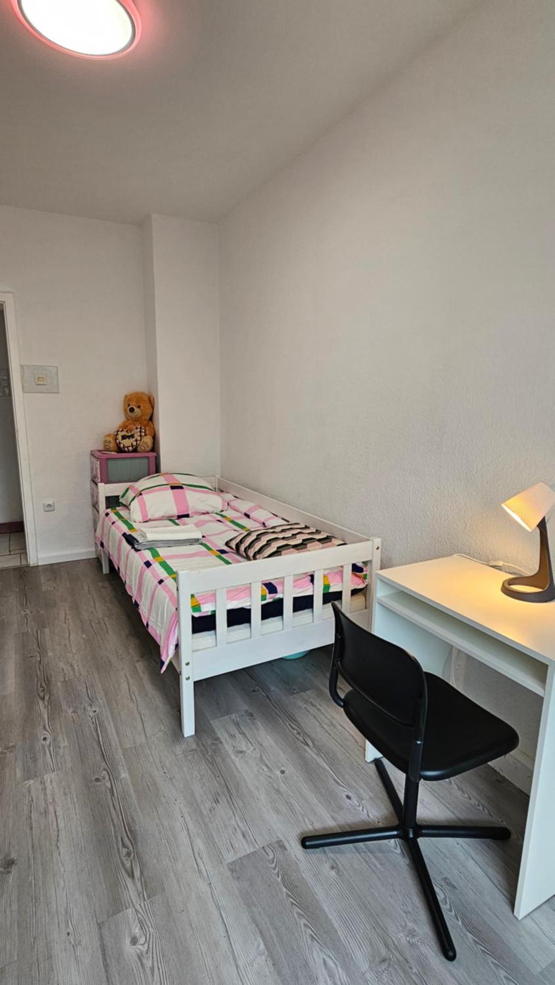 Zimmer In Bilk-Zentrum Duesseldorf Extérieur photo